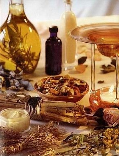Al-Farabi University  Arabic perfumery university  Perfume school  Fragrance education  Perfume courses  Arabic perfume tradition  Oud perfume  Essential oil education  Perfumery research  Perfume innovation  Perfumery programs
