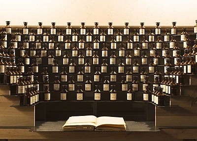 Al-Farabi University  Arabic perfumery university  Perfume school  Fragrance education  Perfume courses  Arabic perfume tradition  Oud perfume  Essential oil education  Perfumery research  Perfume innovation  Perfumery programs